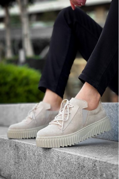 KB-X502 Kuback Bej Süet Yüksek Bej Taban Bağcık Detaylı Lastikli Günlük Erkek Ayakkabı KB-X502 Kuback Bej Süet Yüksek Bej Taban Bağcık Detaylı Lastikli Günlük Erkek Ayakkabı