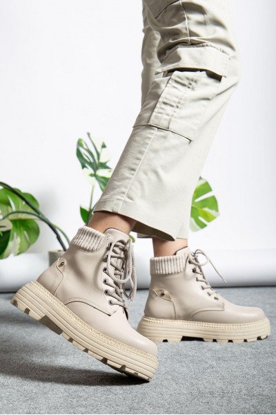 Krem Cilt Bağcıklı Yüksek Taban Kadın Bot Krem Cilt Bağcıklı Yüksek Taban Kadın Bot